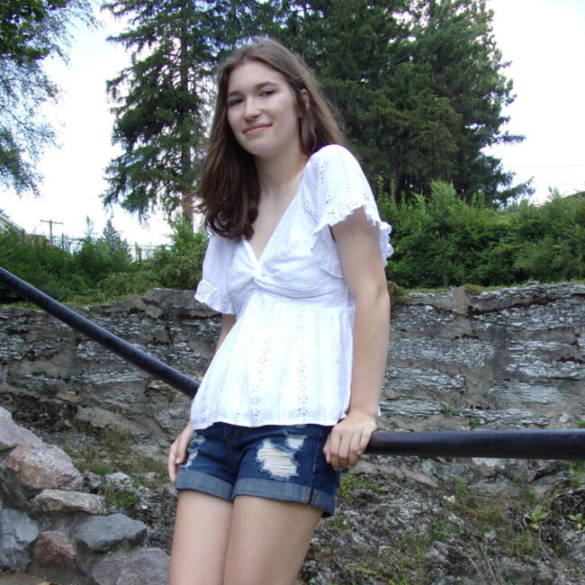 Babysitter in Fort Wayne: Sara