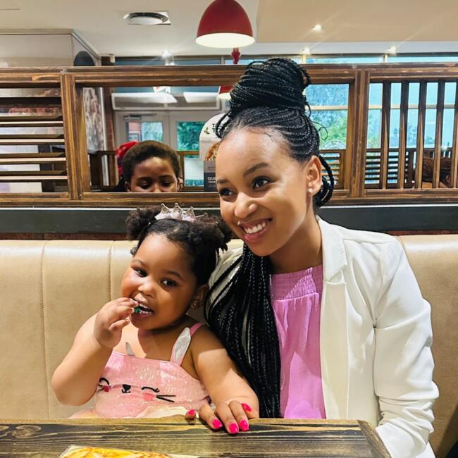 Babysitting job in Midrand: Hlonipha