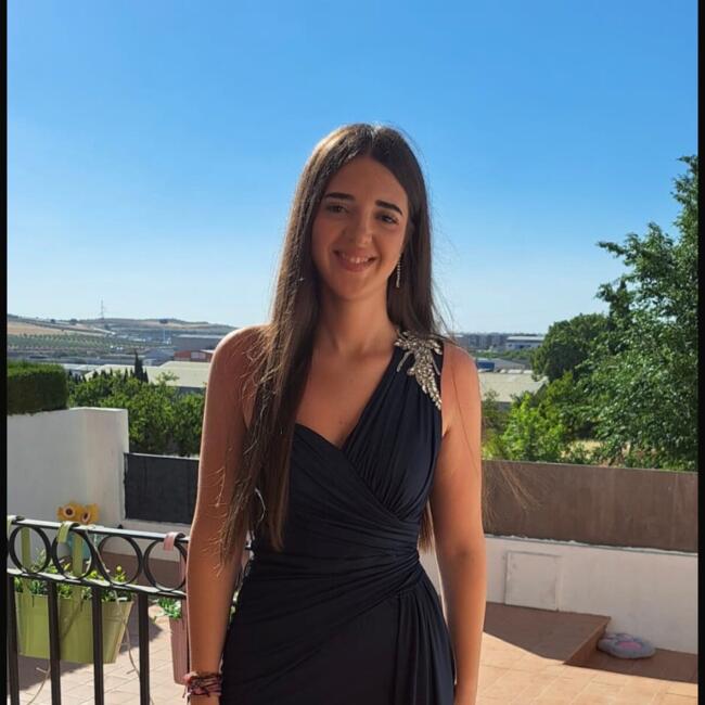 Nanny in Granada: Yanira Nura
