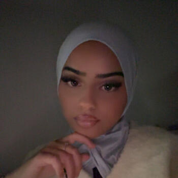 Babysitter in Châtelet: Lina