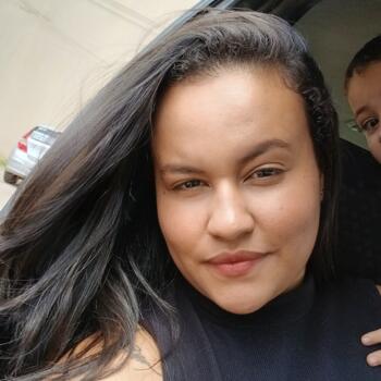 Emprego de babá em Brasília: emprego de babá Suyane