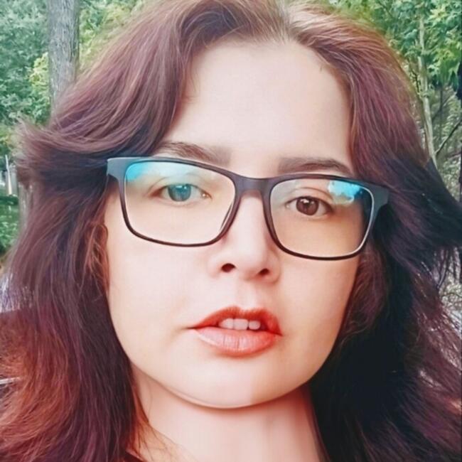Babysitter in Bucharest: Laura-Gabriela