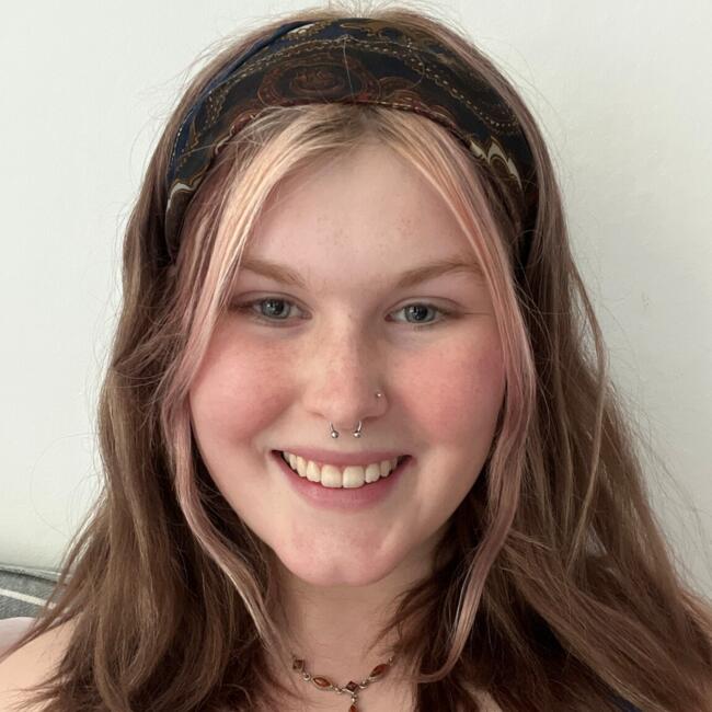 Babysitter in Dunedin: Emmy