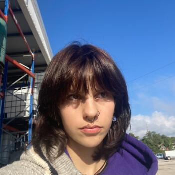 Babysitter São João das Lampas: Viktoria
