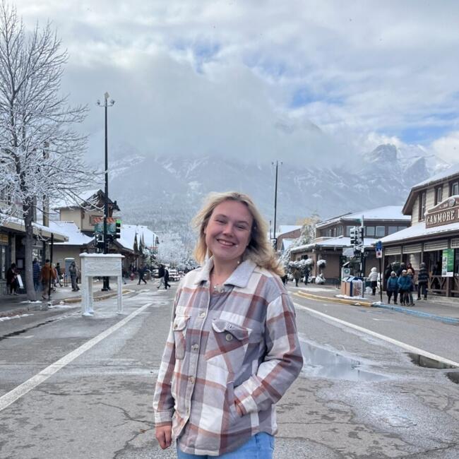 Baby-sitter in Calgary: Grace