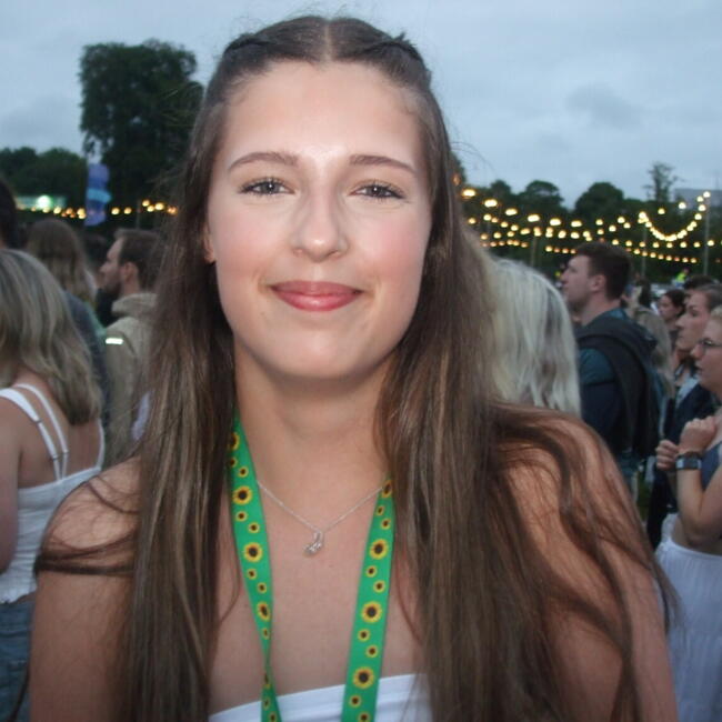 Babysitter in Bristol: Ruby