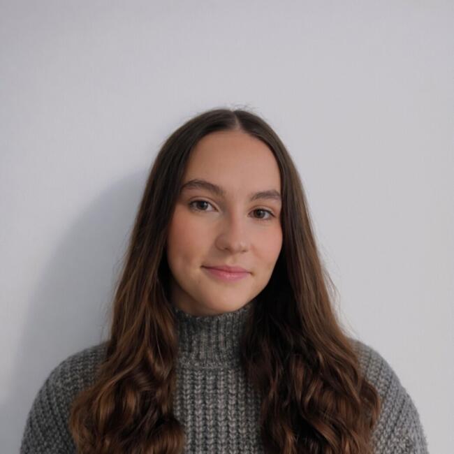 Babysitter in Villers-Bretonneux: Lou