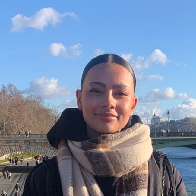 Babysitter in Épinay-sur-Seine: Jade