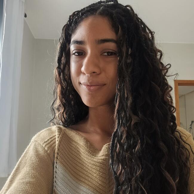 Babá em Brasília: Camila