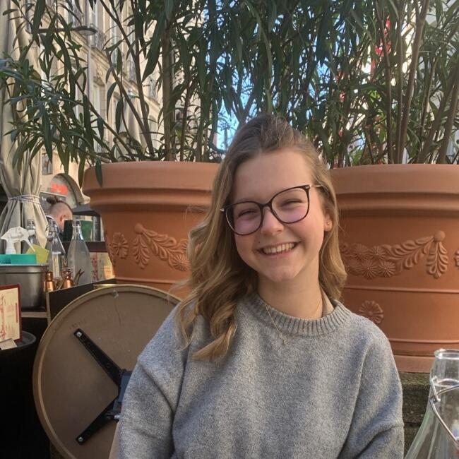 Babysitter in Malville: Soline