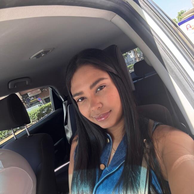 Babysitter in Madrid: Stephany yined