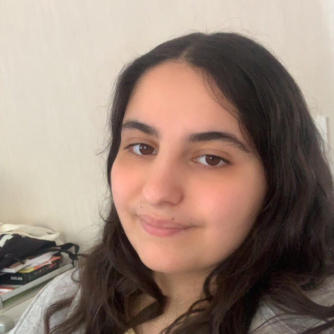 Babysitter in Laval: Assia