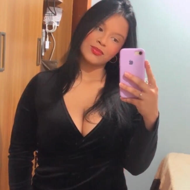 Babysitter in Araguari: Yasmin