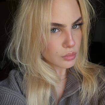 Babysitter Belgrade: Lena