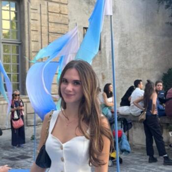 Babysitter in Suresnes: Sarah