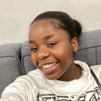 Babysitter in Budapest: Jedidah