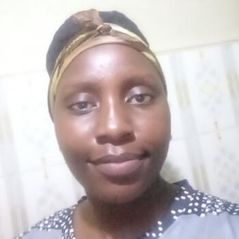 Babysitter Nairobi: Suan