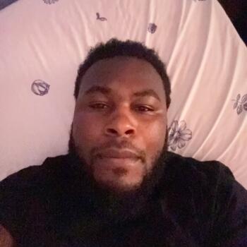 Babysitting job in Elmont: babysitting job Wilclef