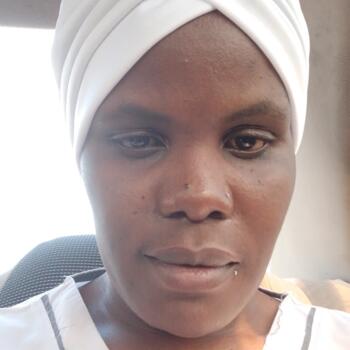 Babysitter Riyadh: Janet