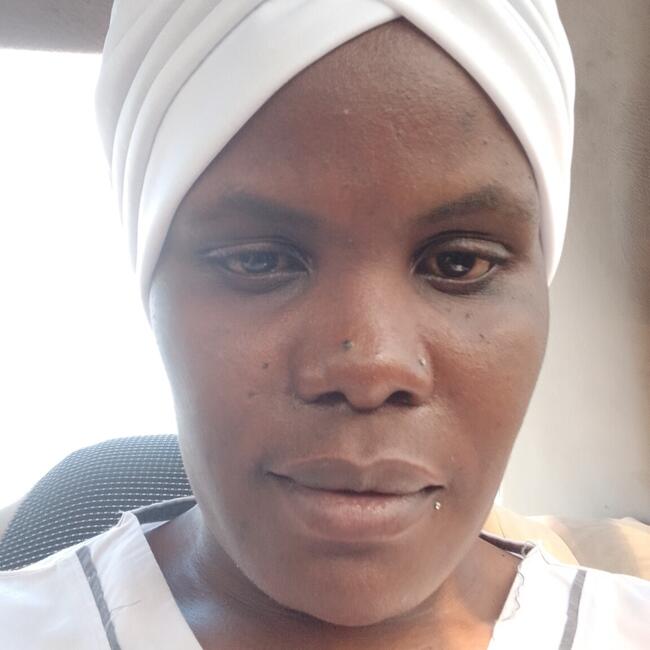 جليسة أطفال في الرياض: Janet