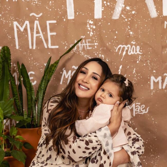 Emprego de babá em Tijucas: Andria