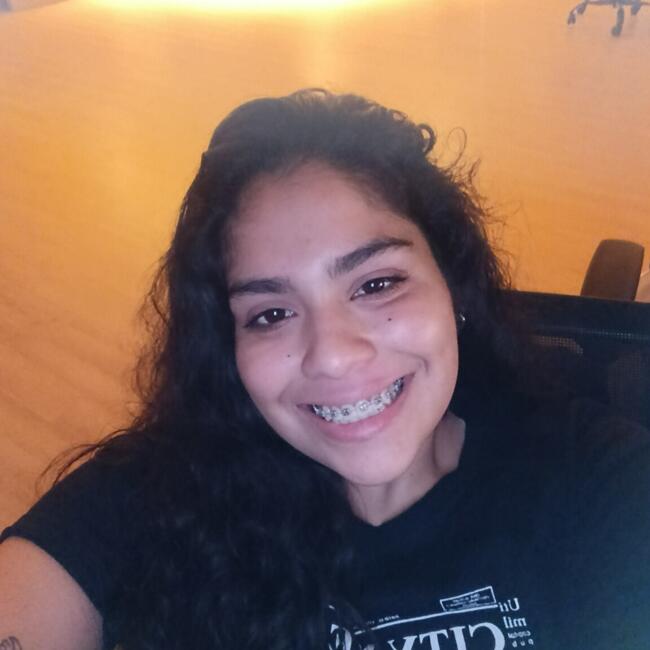 Babysitter in San Lorenzo: Isis mickaela