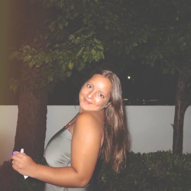 Babysitter in Aroeira (Distrito de Setúbal): Clara