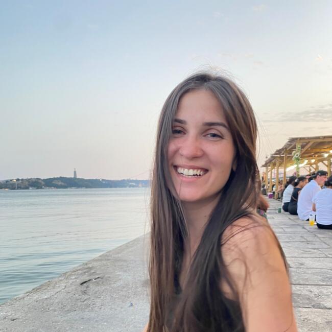 Babysitter in Lisbon: Isabella