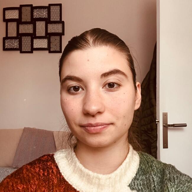 Babysitter in Pantin: Alexandra