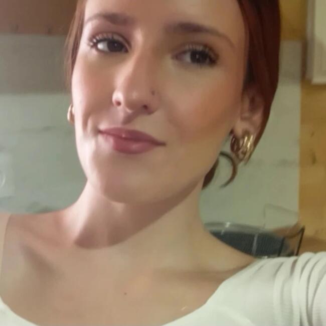 Babysitter em Almada: Sarah