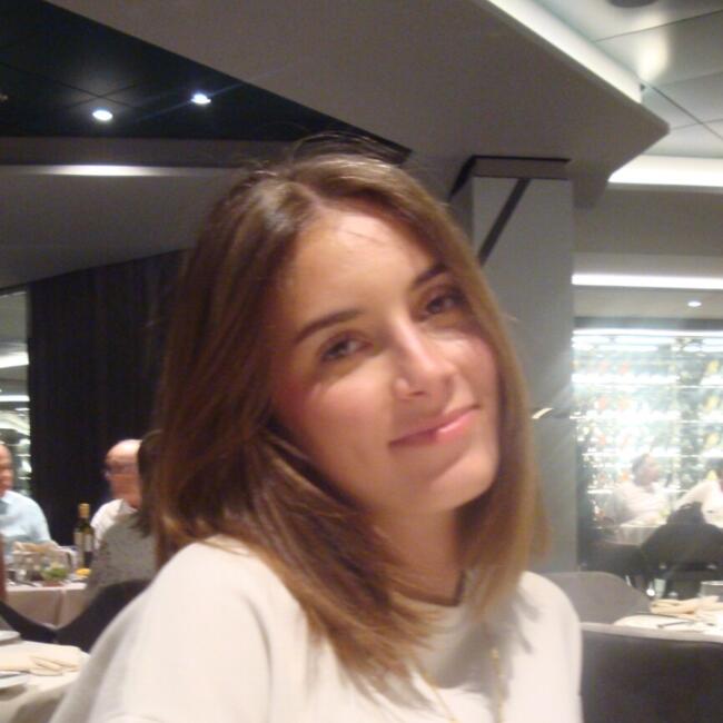Babysitter in Brive-la-Gaillarde: Jade