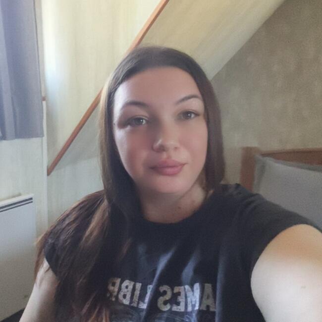Babysitter in Cergy: Laura