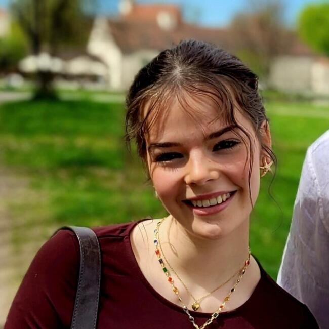 Babysitter in München: Stella