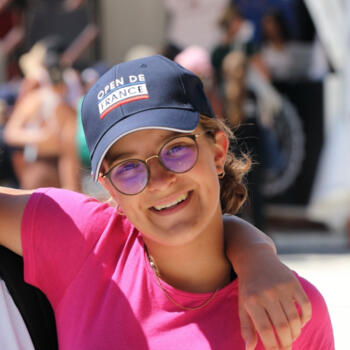 Babysitter in Larnod: Alice