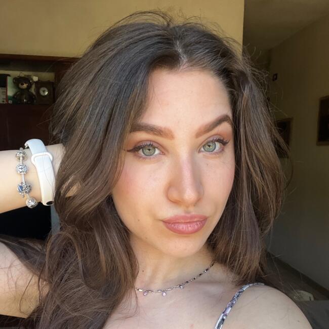 Babysitter a Caserta: Anna