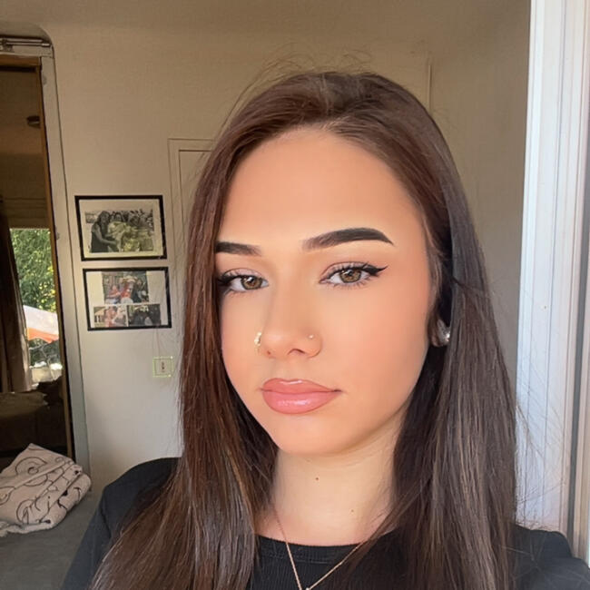 Babysitter in Le Luc: Nina