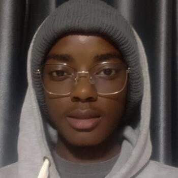 Babysitter Nairobi: Lucas sande