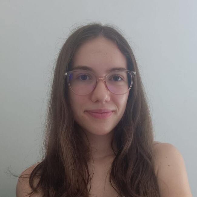 Babysitter em Faro: Joana