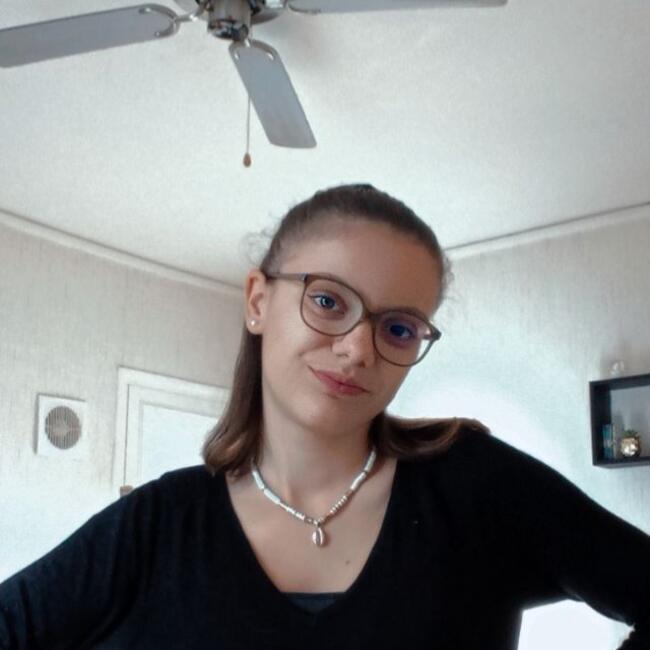 Babysitter in Dijon: Lina