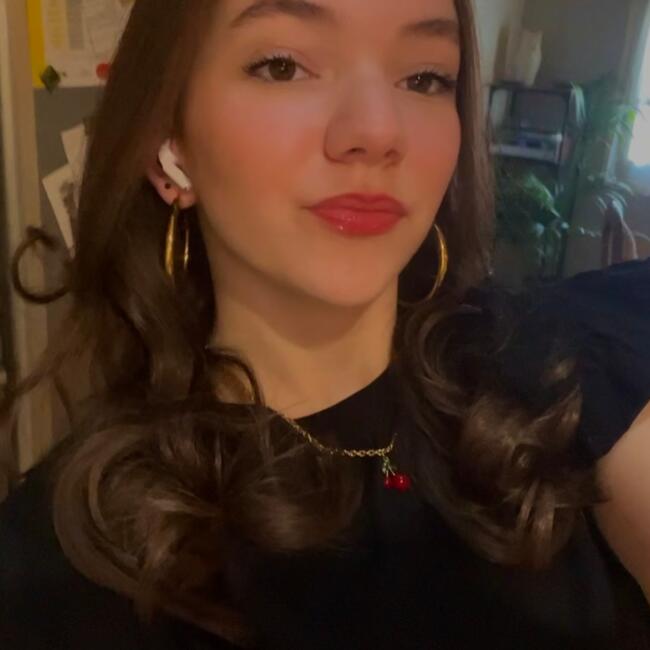 Babysitter in Bordeaux: Louise