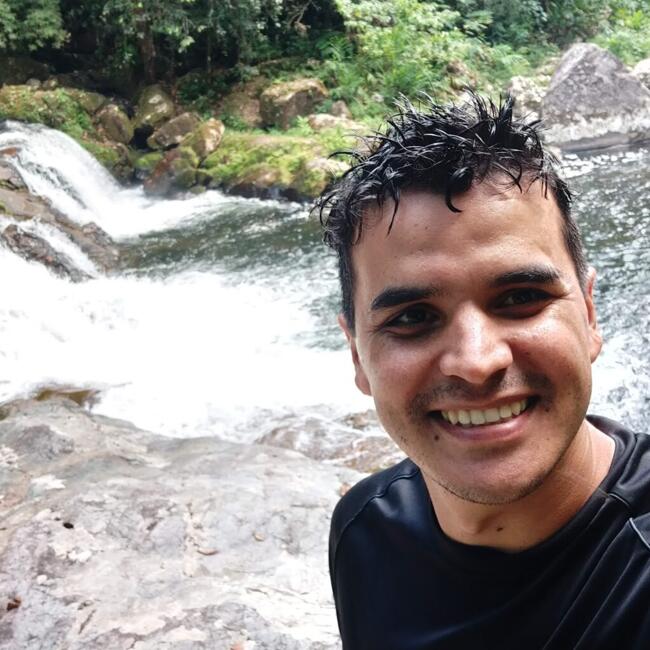 Emprego de babá em Blumenau: Rodrigo