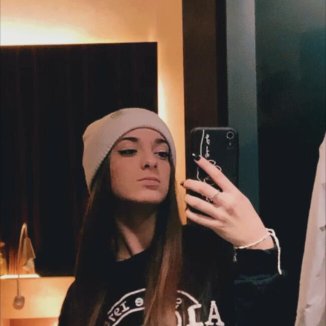 Babysitter in Villar del Arzobispo: Elsa