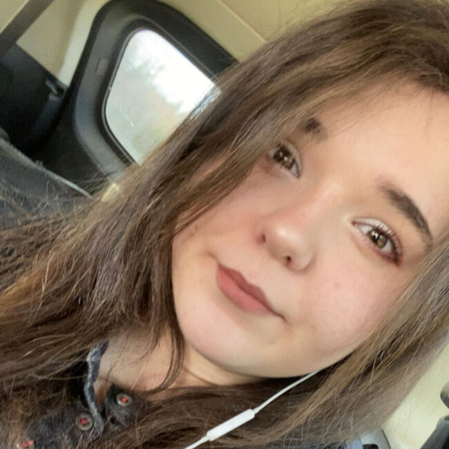 Babysitter in Longueuil: Alicia