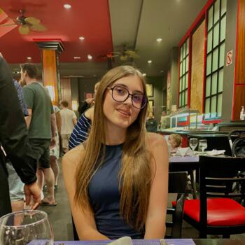 Babysitter in Voinsles: Clea