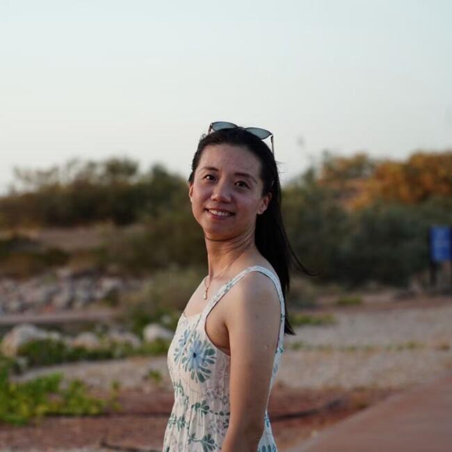 Babysitting job in Darwin: Qiong