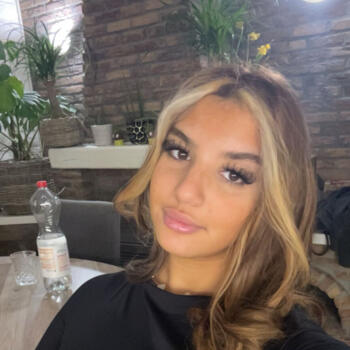 Babysitter Kortrijk: Shaina