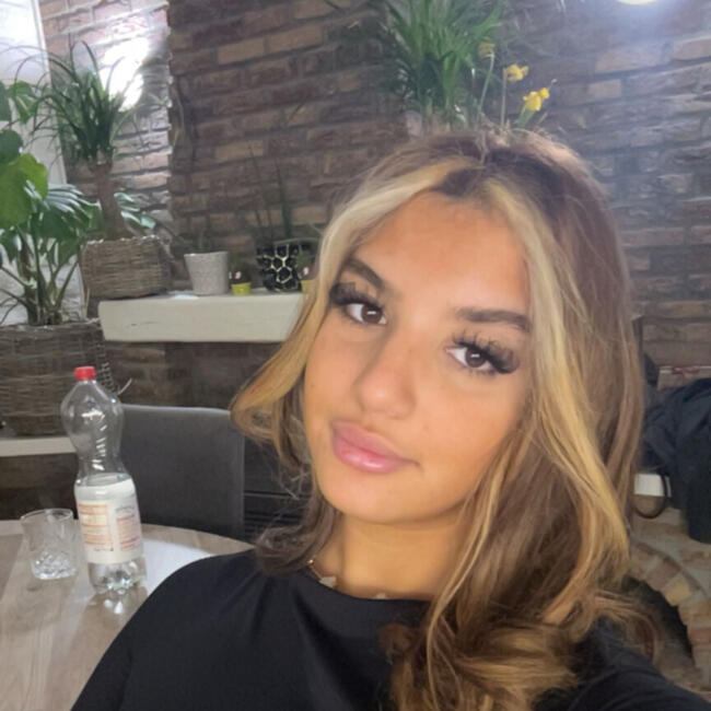 Babysitter in Kortrijk: Shaina