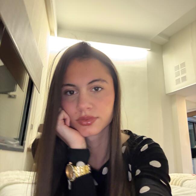 Babysitter in Nîmes: Jeanne