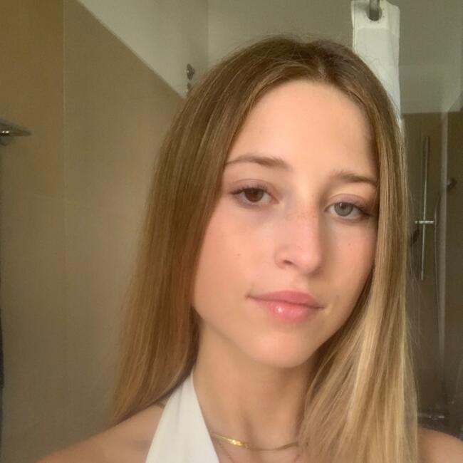 Babysitter in Lisbon: Ines