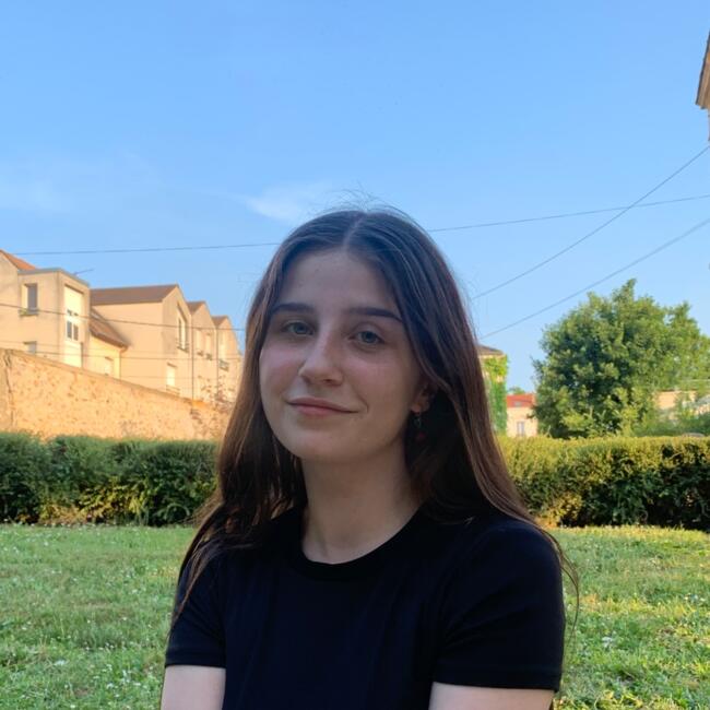 Babysitter in Paris: Aliénor